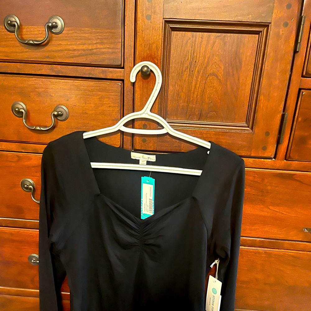 Black Petite Medium Nine Britton Haikou Long Sleeve Knit Top.